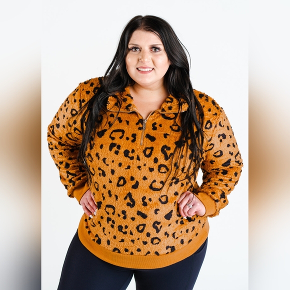 NWT CurvesAndCombatBoots Leopard Print Super Soft Sherpa Pullover Sweater Size S - Picture 3 of 3